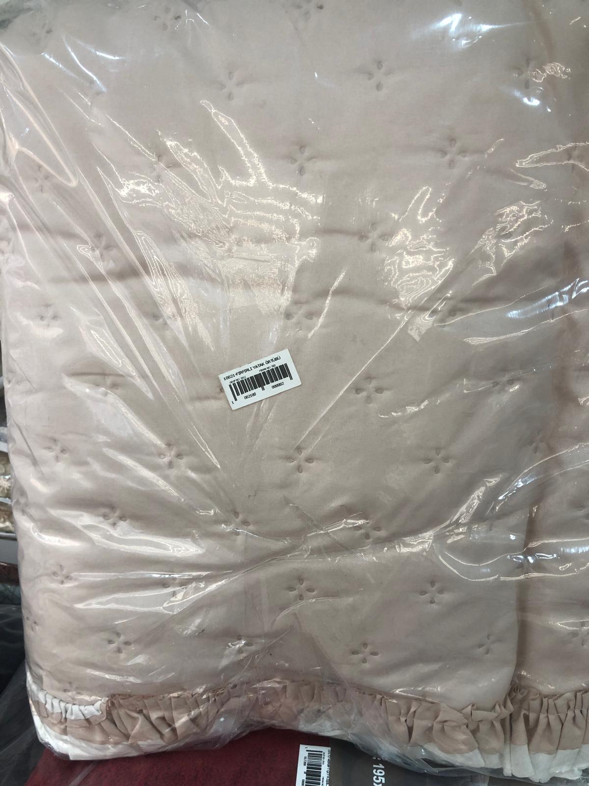 Fırfırlı Yatak Örtüsü